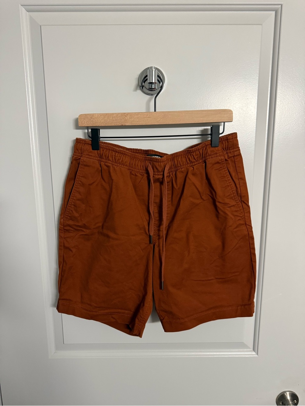 Express Men's Athletic Drawstring Shorts in Rust